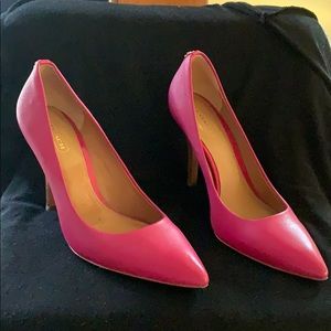 Coach Ellin Pump all leather fuchsia